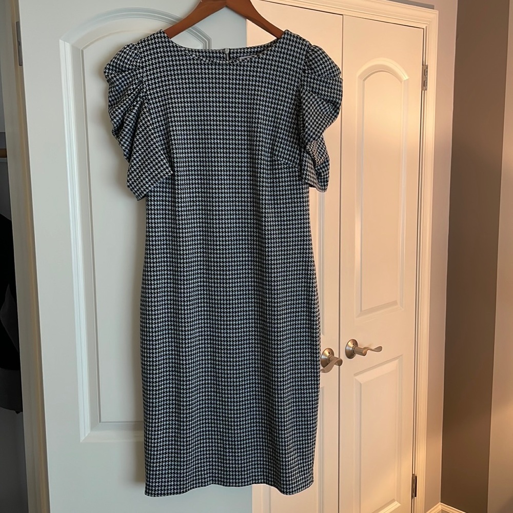 NWOT CALVIN KLEIN black and grey dress with cute short sleeves